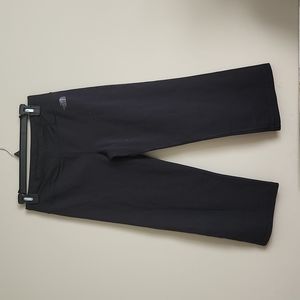 Women's The North Face Capri Leggings, Black, Size MEDIUM